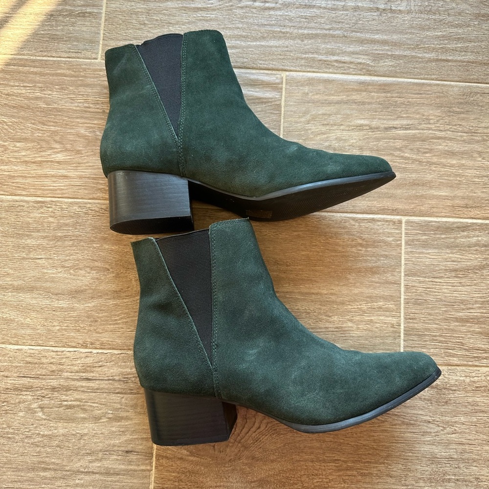 Urban Outfitters Chelsea Green Suede Ankle Boots
